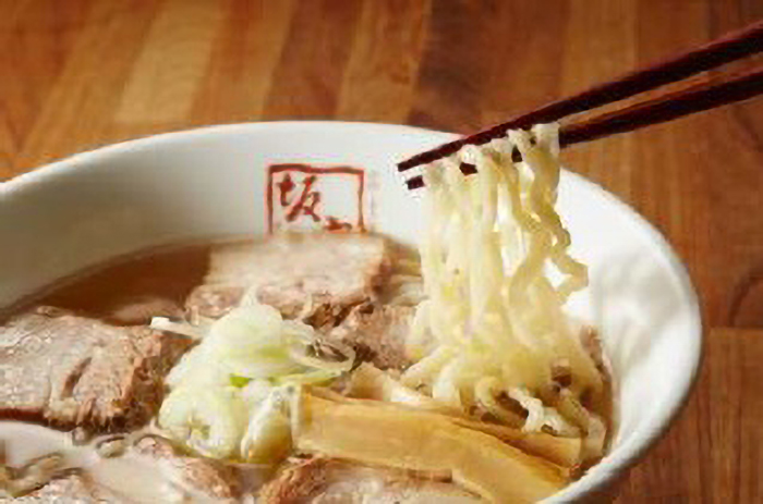 そんな喜多方ラーメン文化を代表する存在の一つが、坂内食堂。